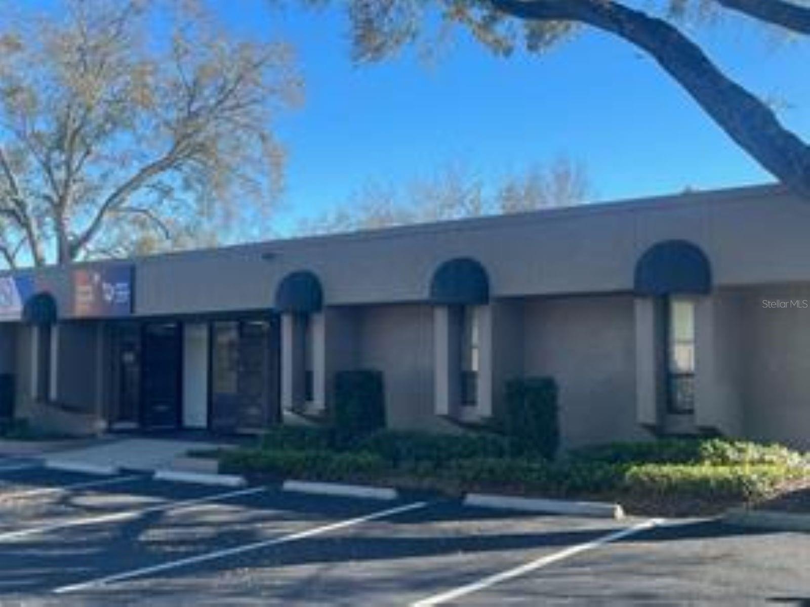 Image 15 of 17 For 1046 Busch Boulevard 100