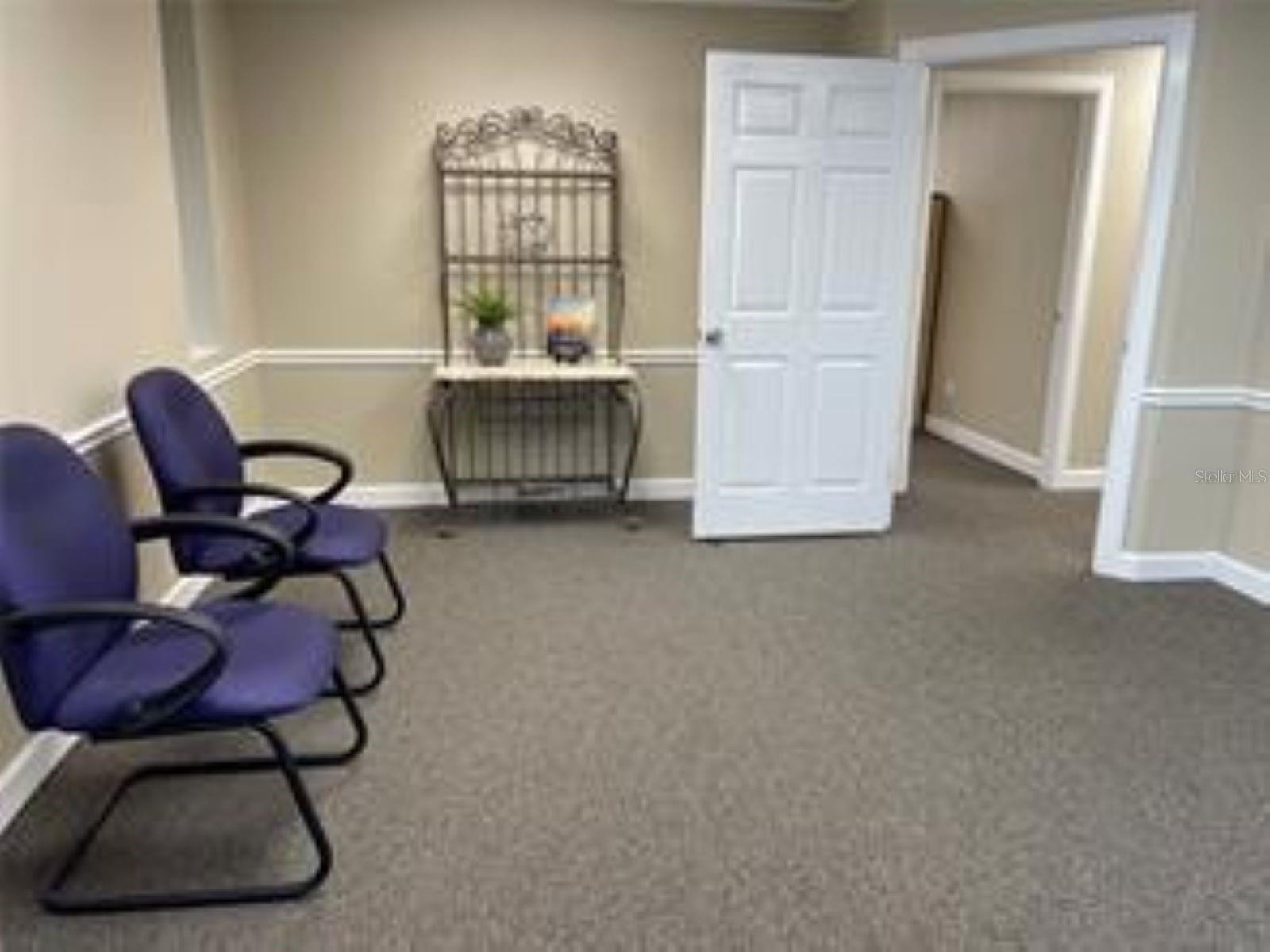 Image 4 of 17 For 1046 Busch Boulevard 100