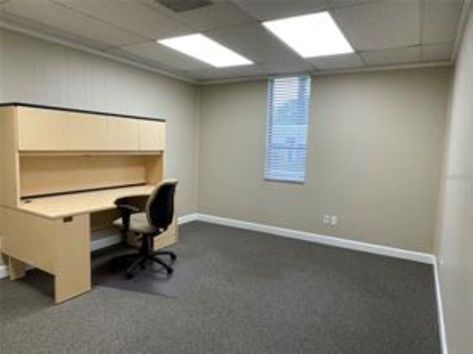 Image 6 of 17 For 1046 Busch Boulevard 100