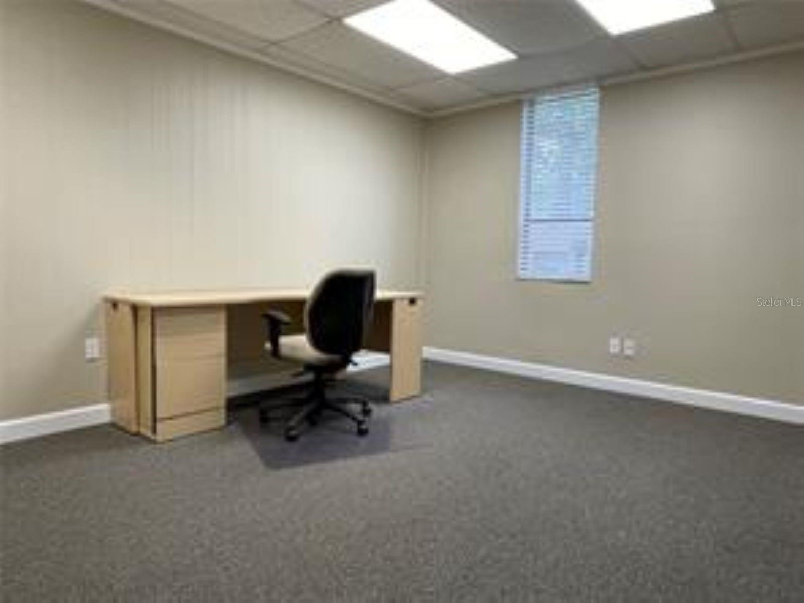 Image 7 of 17 For 1046 Busch Boulevard 100