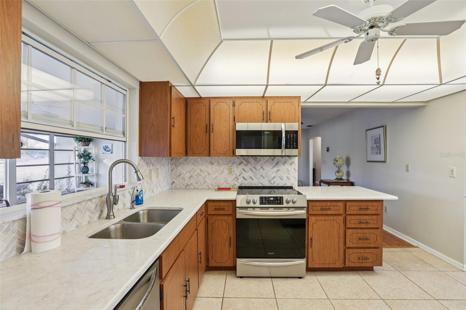 Image 20 of 61 For 407 Stoneham Drive