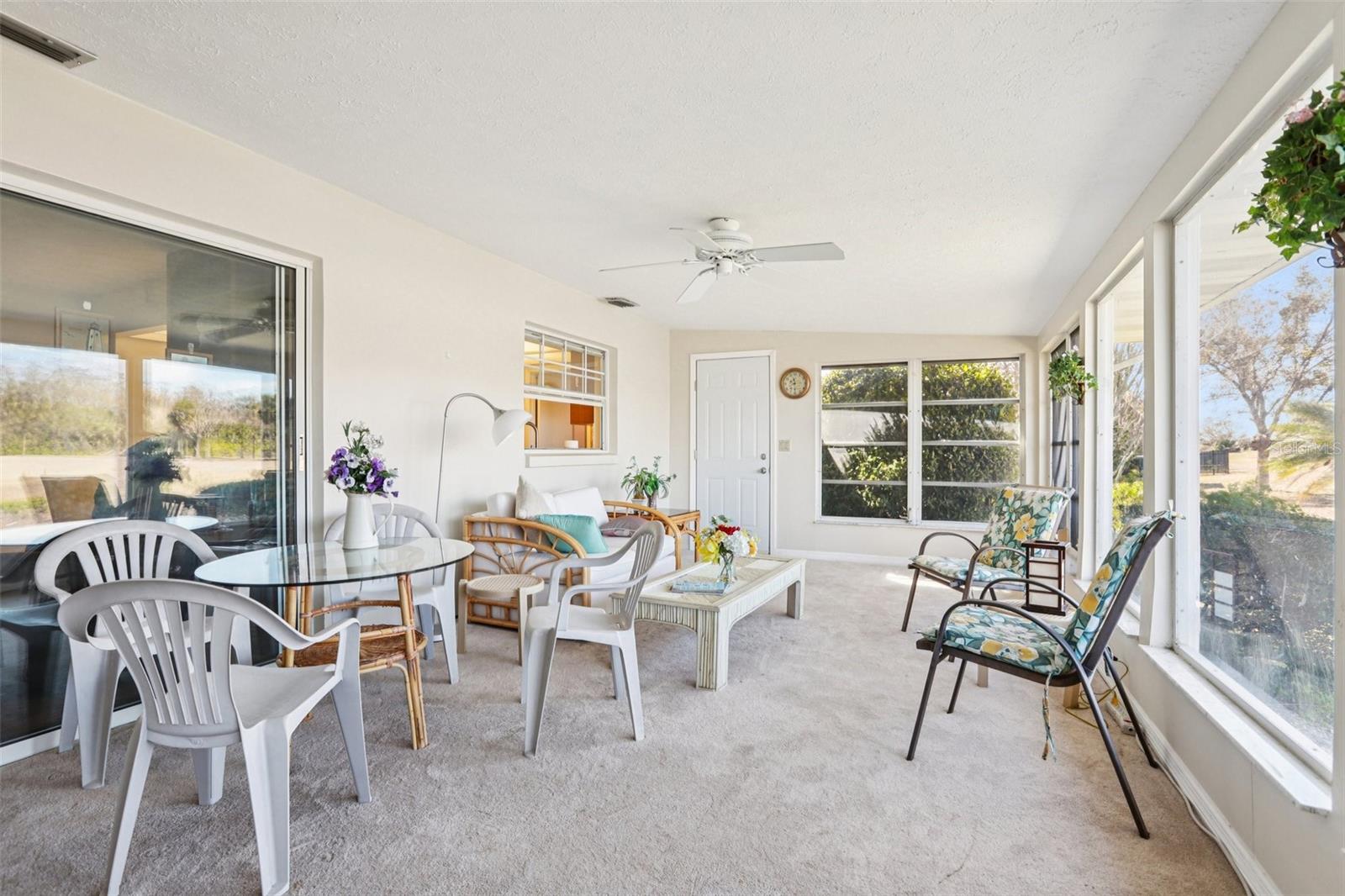 Image 23 of 61 For 407 Stoneham Drive