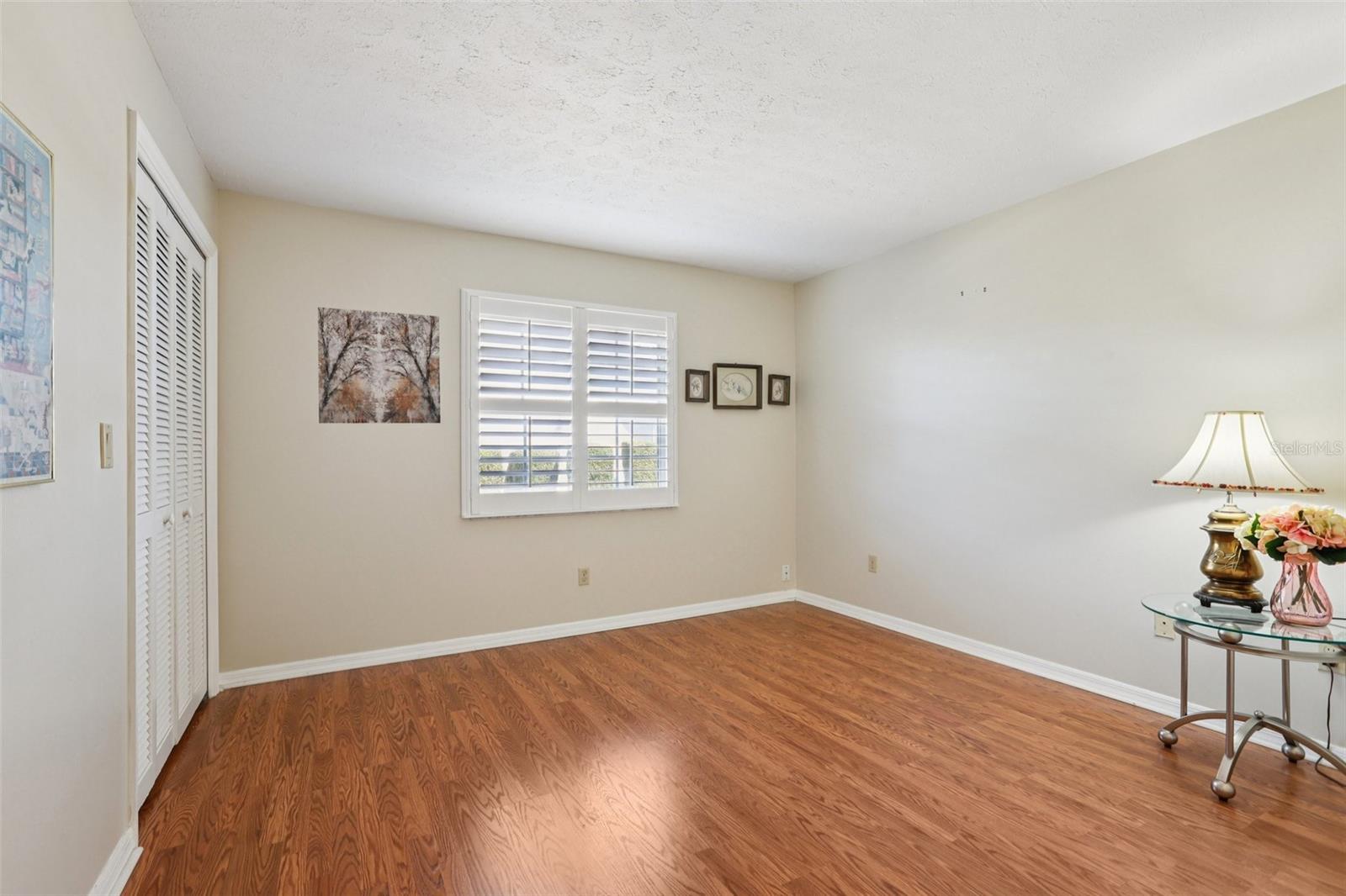 Image 33 of 61 For 407 Stoneham Drive