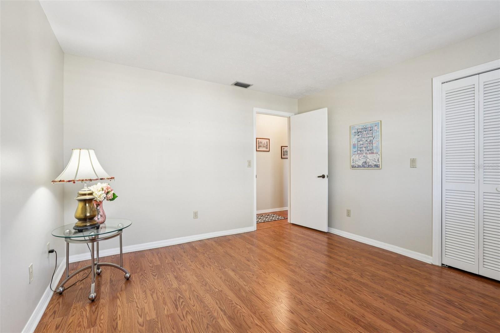 Image 34 of 61 For 407 Stoneham Drive