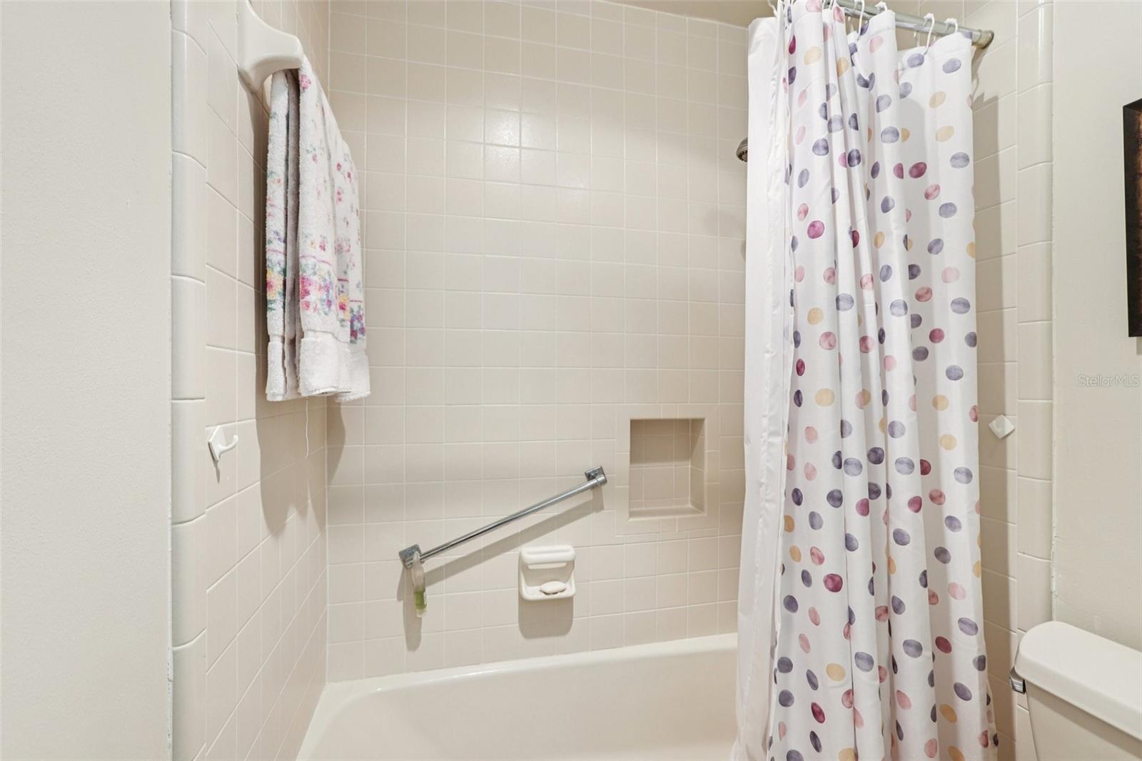 Image 36 of 61 For 407 Stoneham Drive