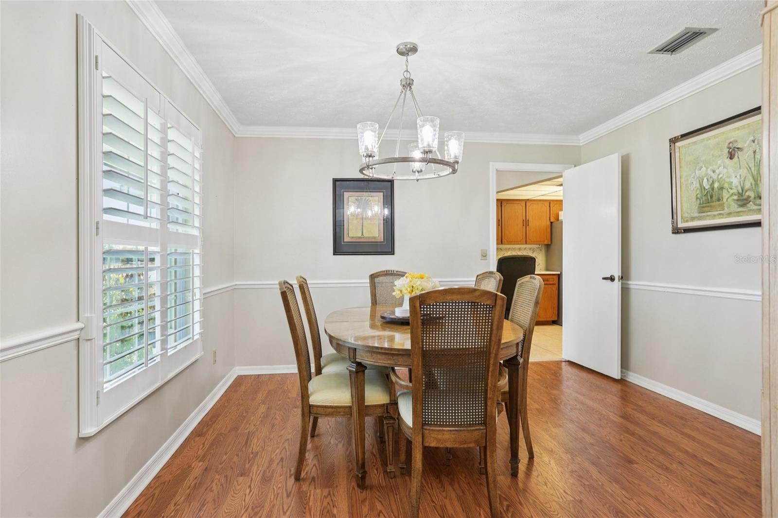 Image 8 of 61 For 407 Stoneham Drive