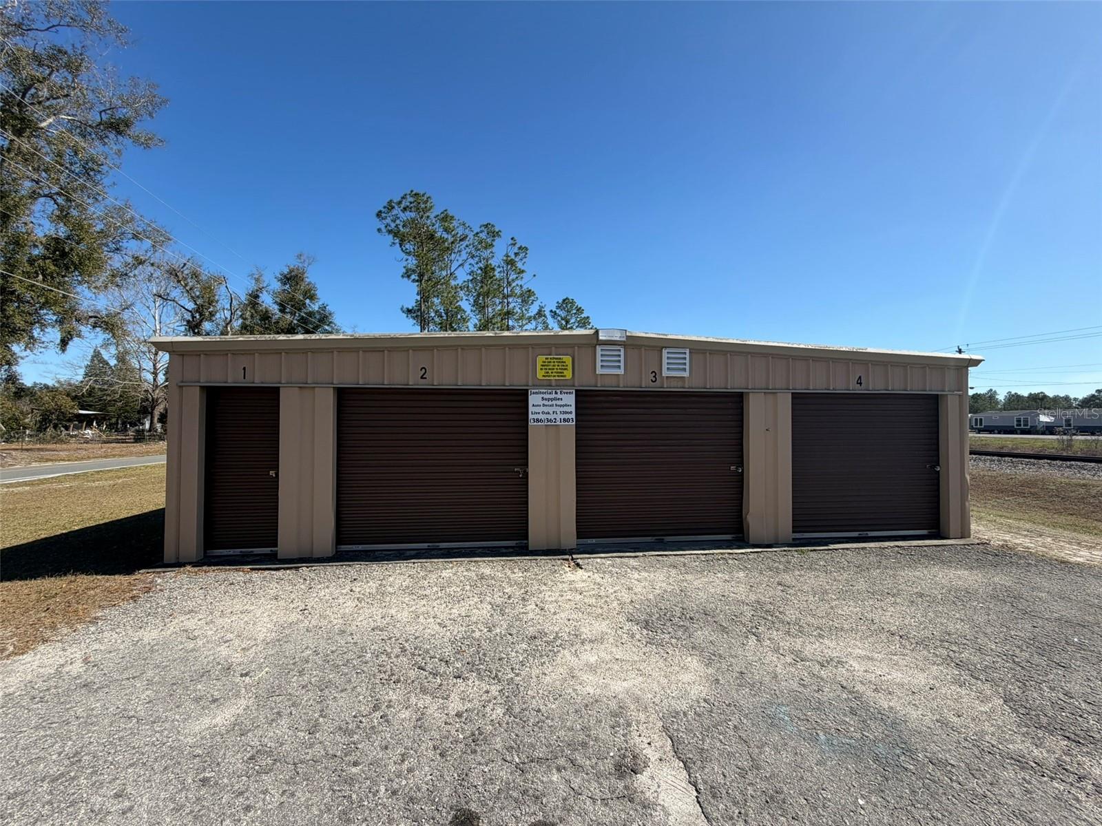 Image 17 of 21 For 12776 Railroad Street