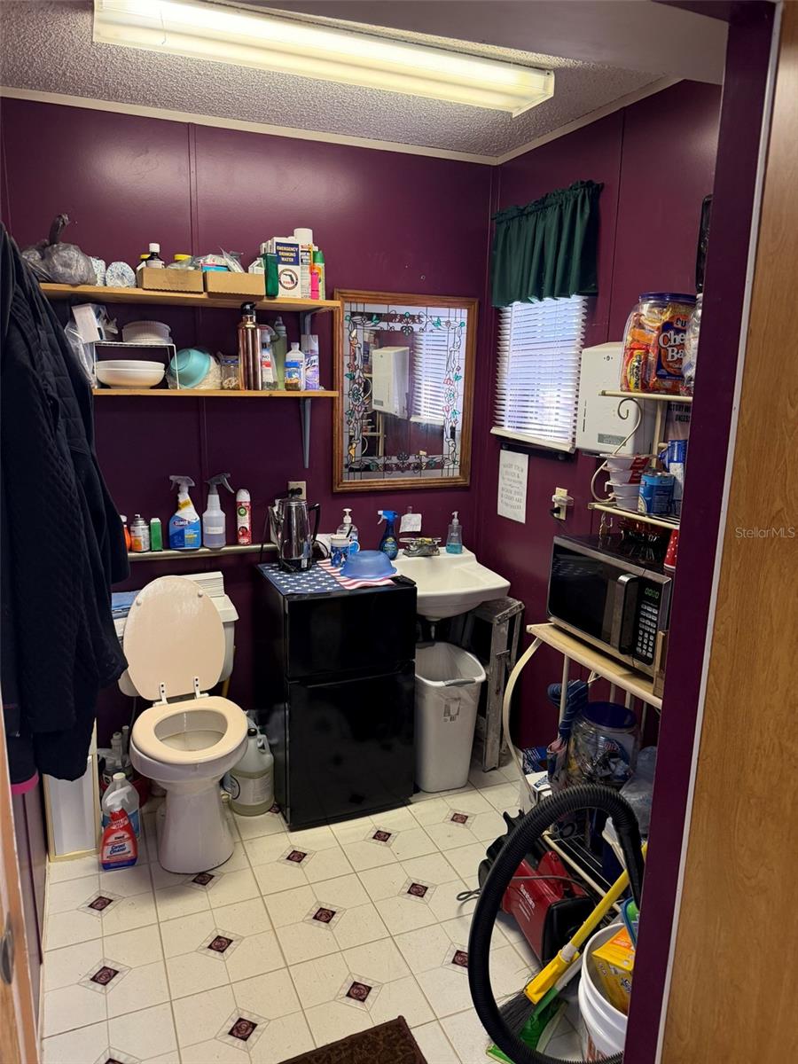 Image 6 of 21 For 12776 Railroad Street