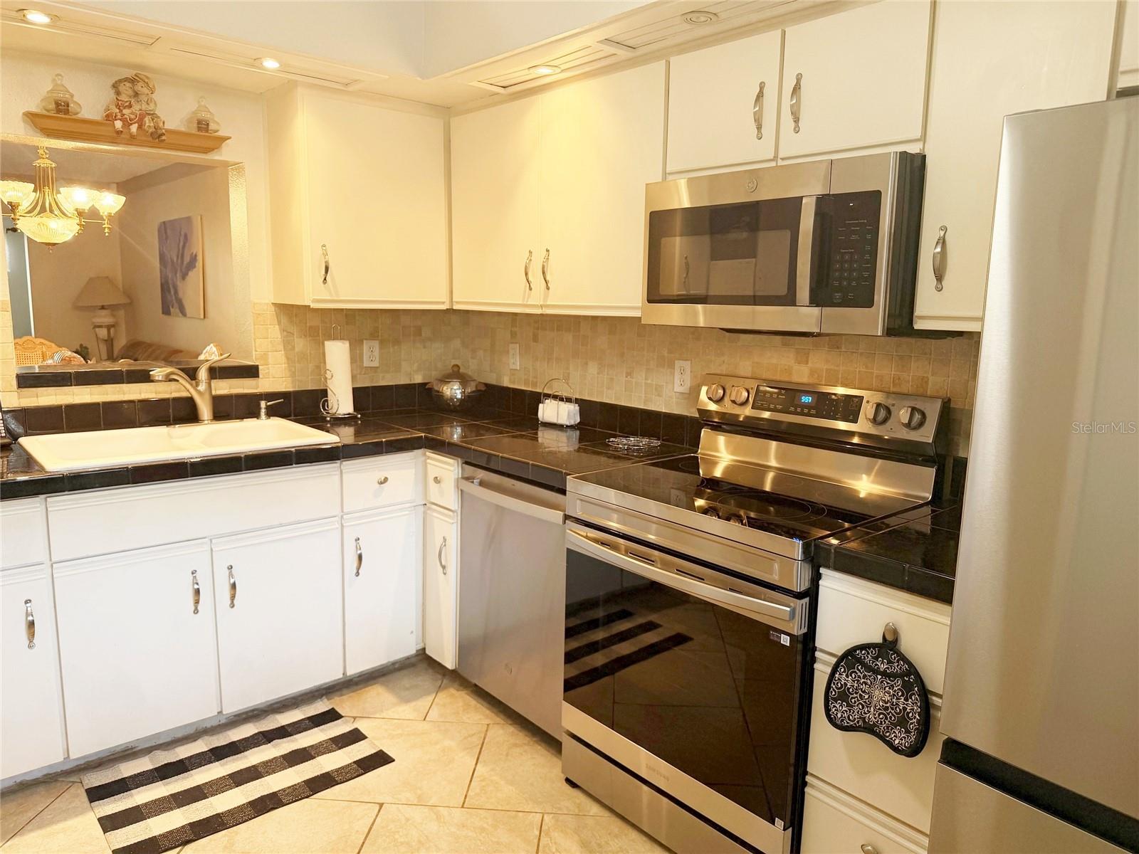 Image 18 of 46 For 1247 Martin Luther King Jr Avenue 307