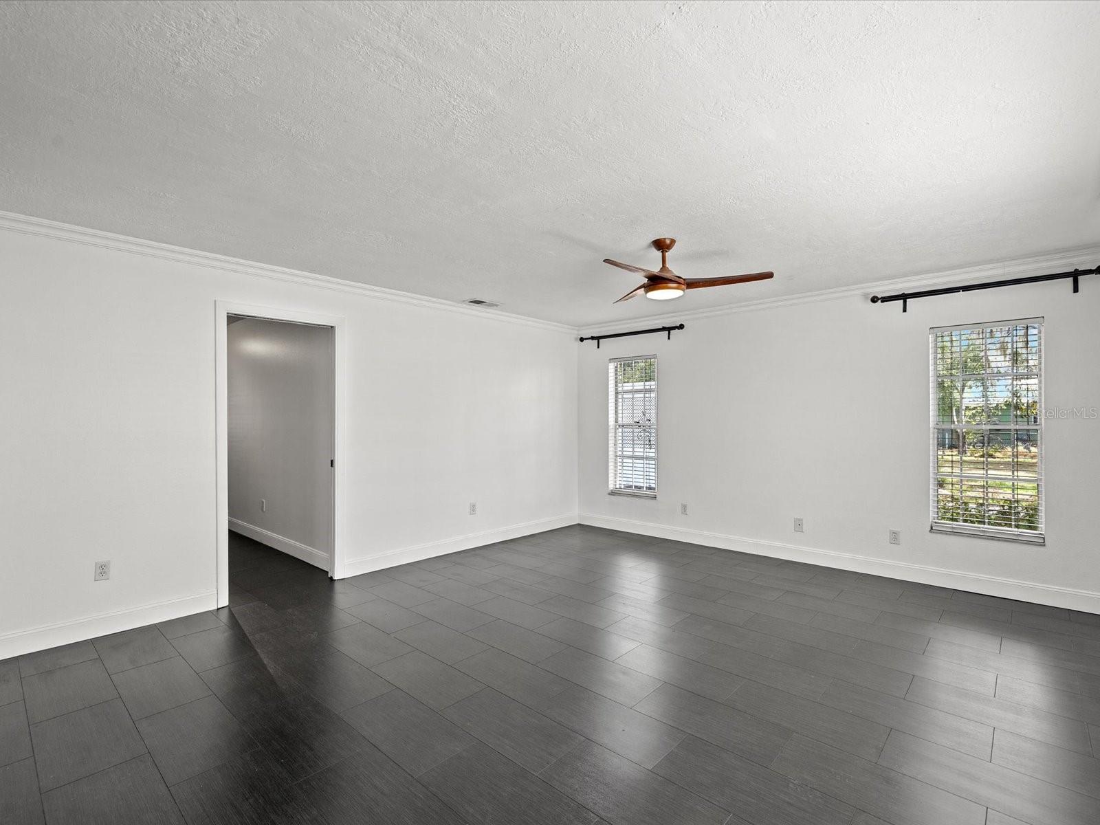 Image 3 of 40 For 2113 Perio Street