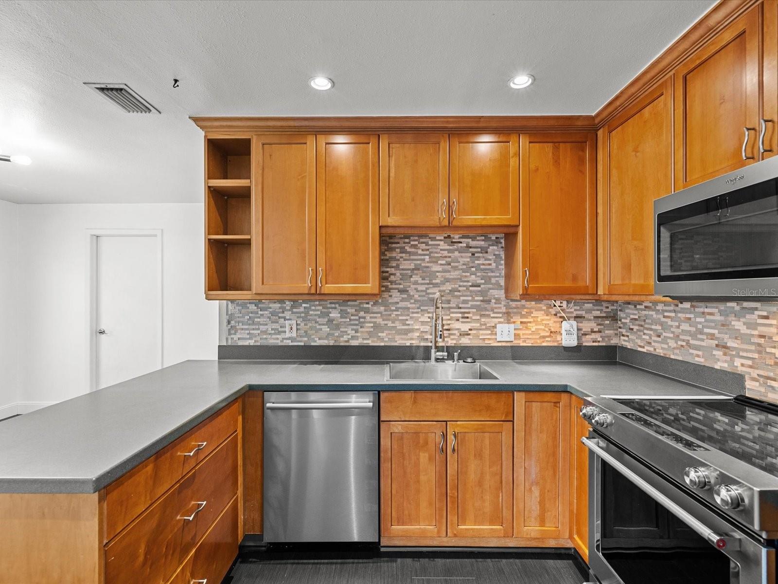 Image 9 of 40 For 2113 Perio Street