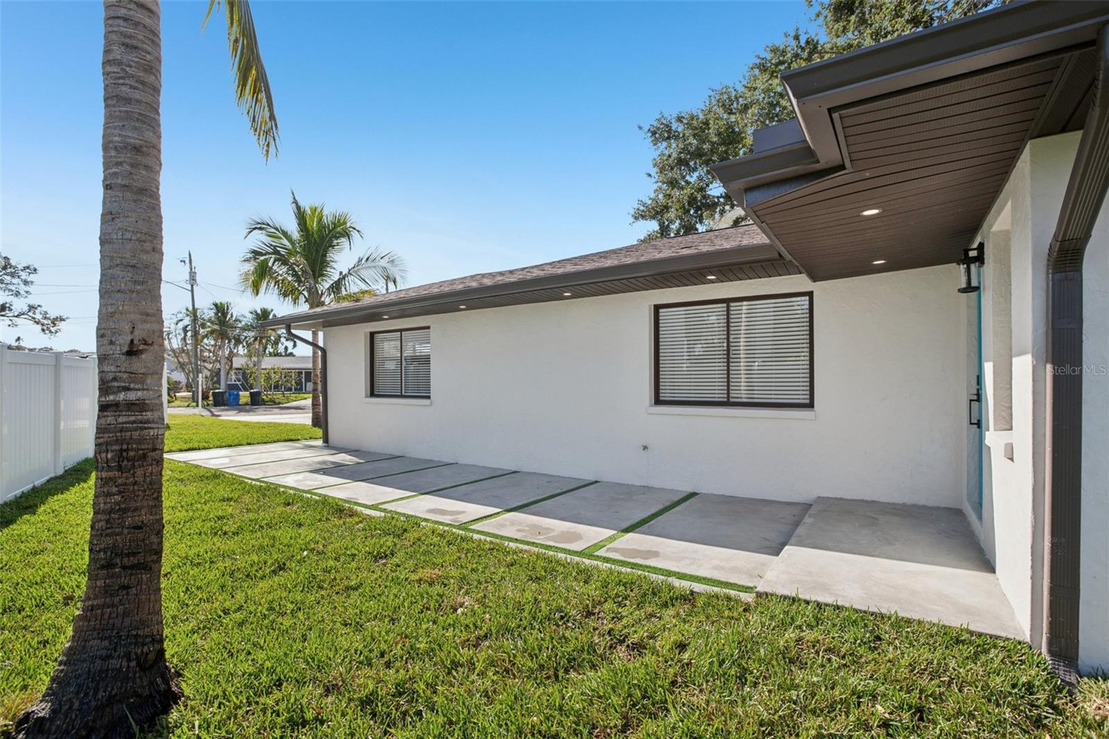 Image 31 of 44 For 1739 Bayou Grande Boulevard Ne