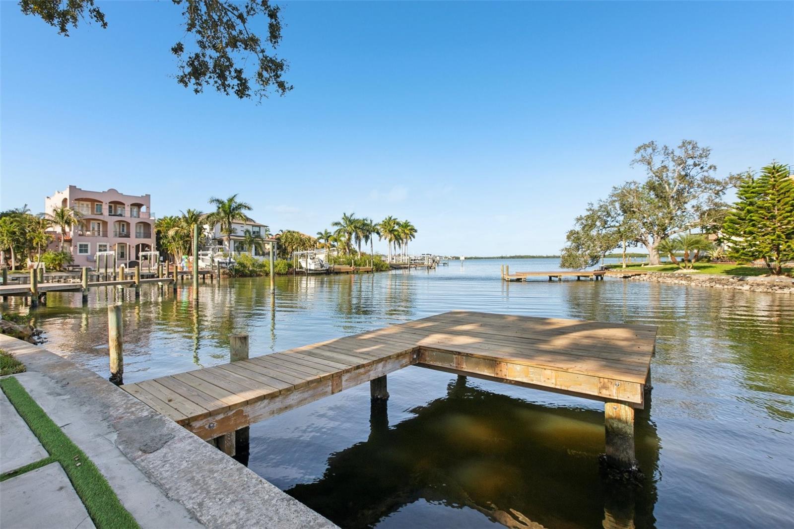 Image 40 of 44 For 1739 Bayou Grande Boulevard Ne