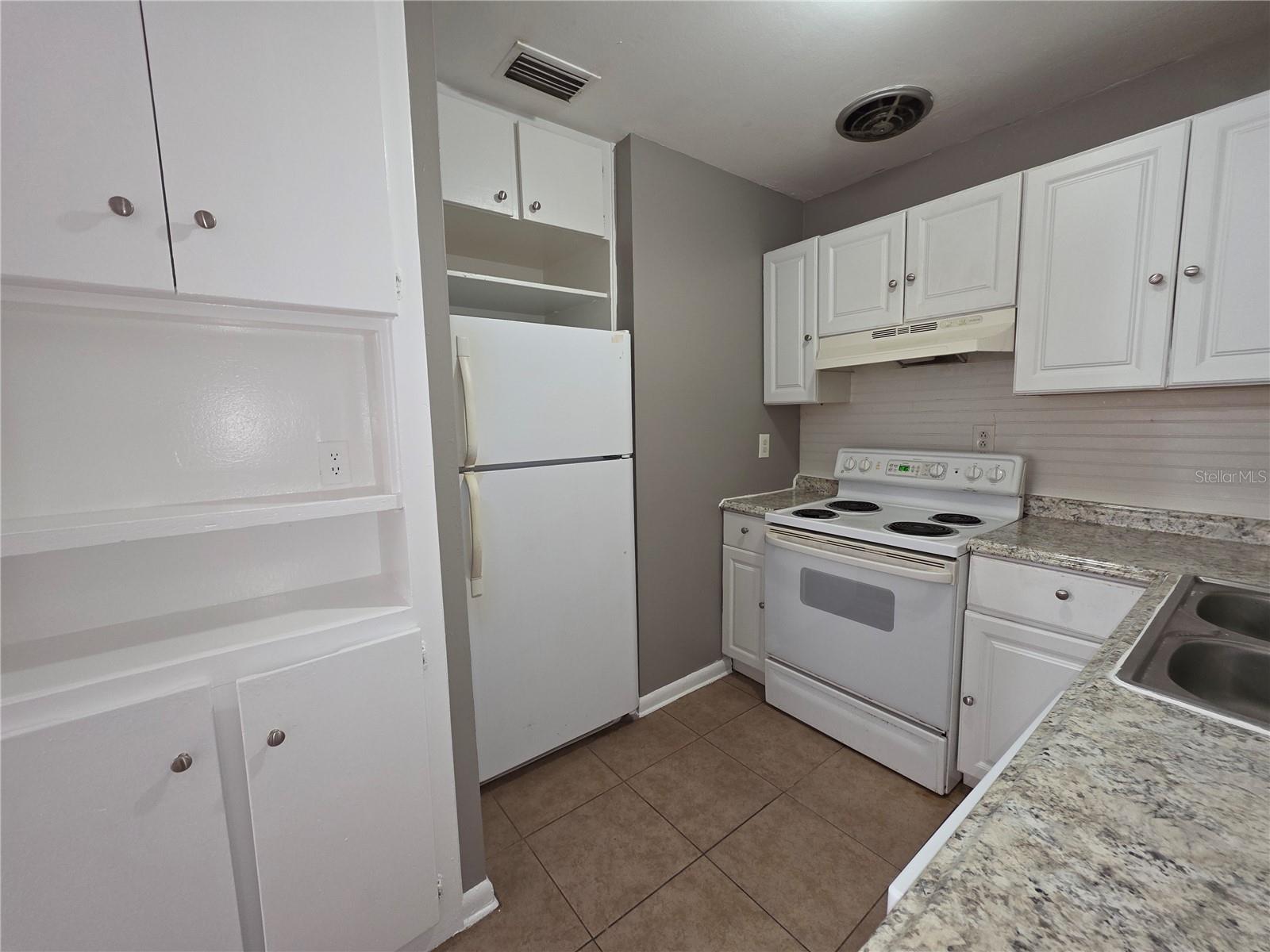 Image 4 of 8 For 710 Detroit Street