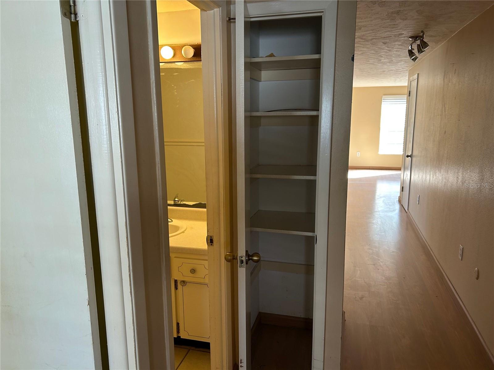 Image 10 of 46 For 1815 Lowry Avenue