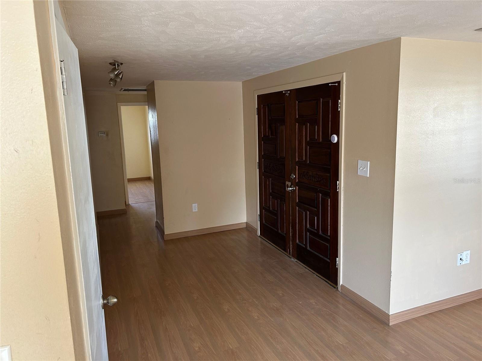 Image 42 of 46 For 1815 Lowry Avenue