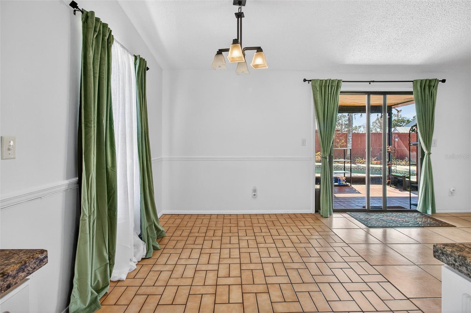 Listing photo id 8 for 215 Lake Charles Court