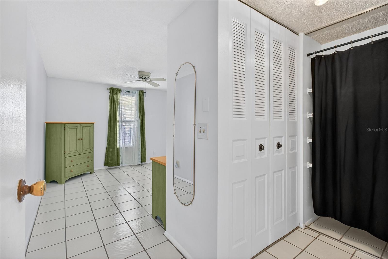 Listing photo id 16 for 215 Lake Charles Court