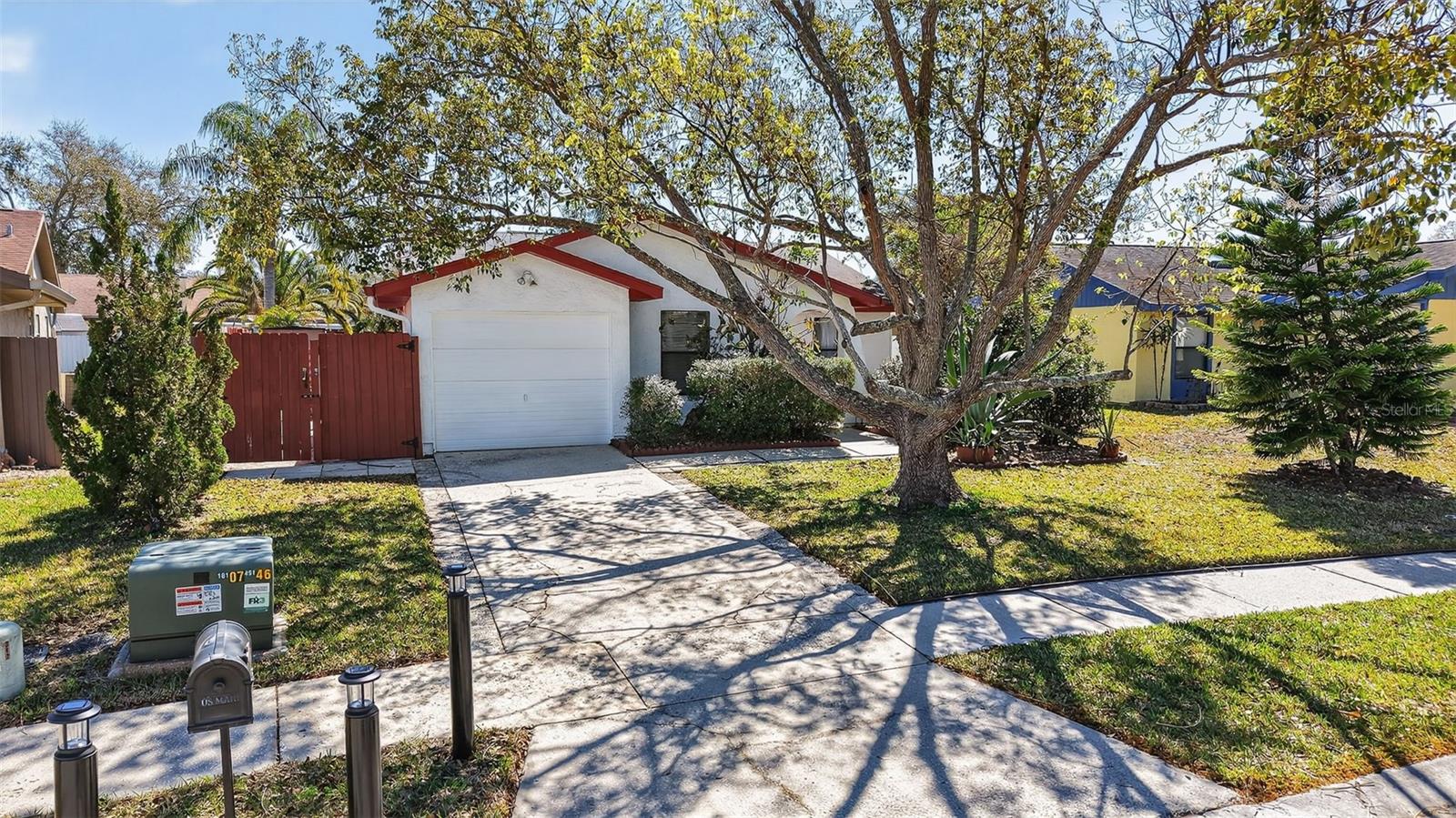 Listing photo id 0 for 215 Lake Charles Court