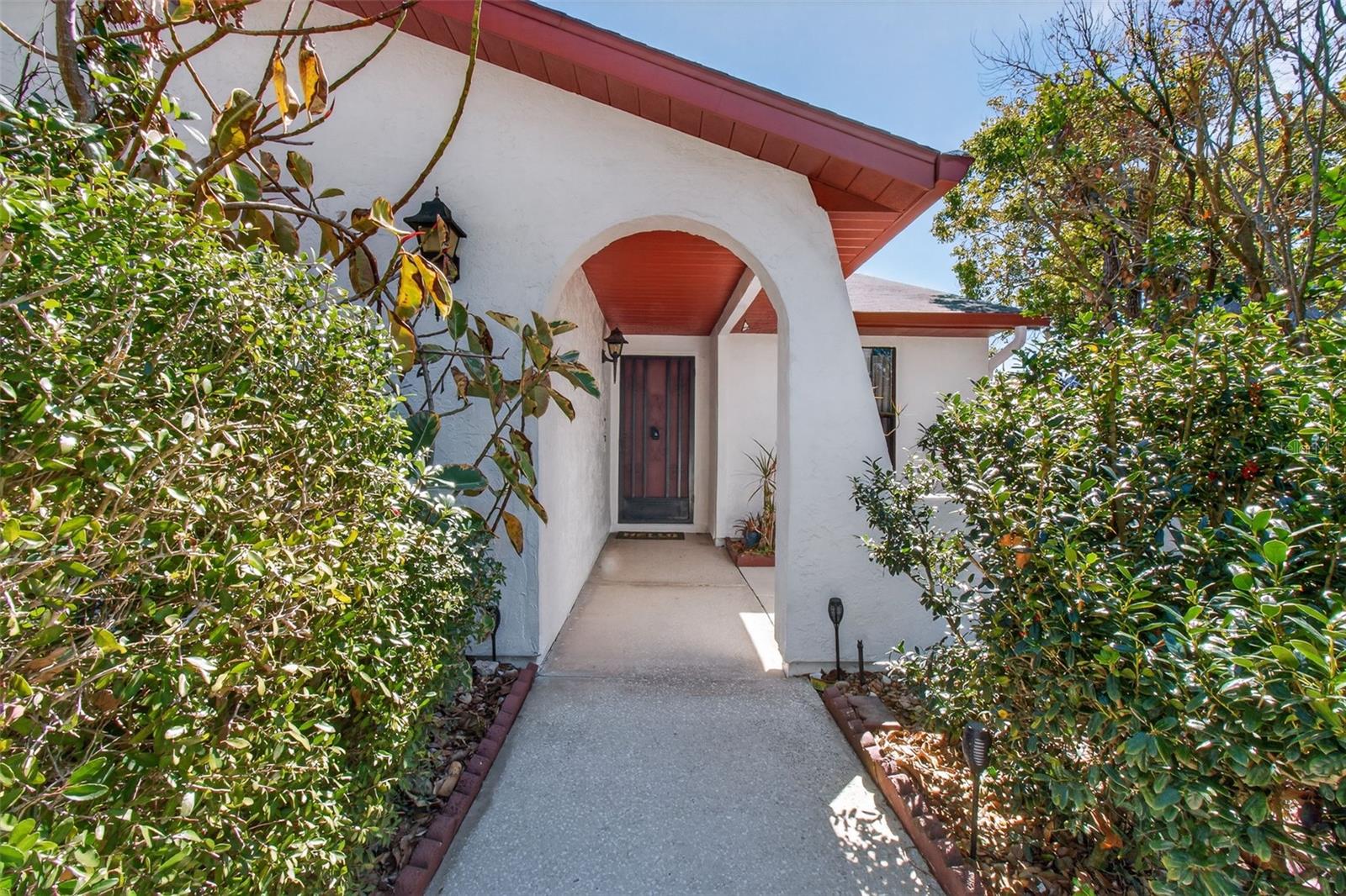 Listing photo id 1 for 215 Lake Charles Court