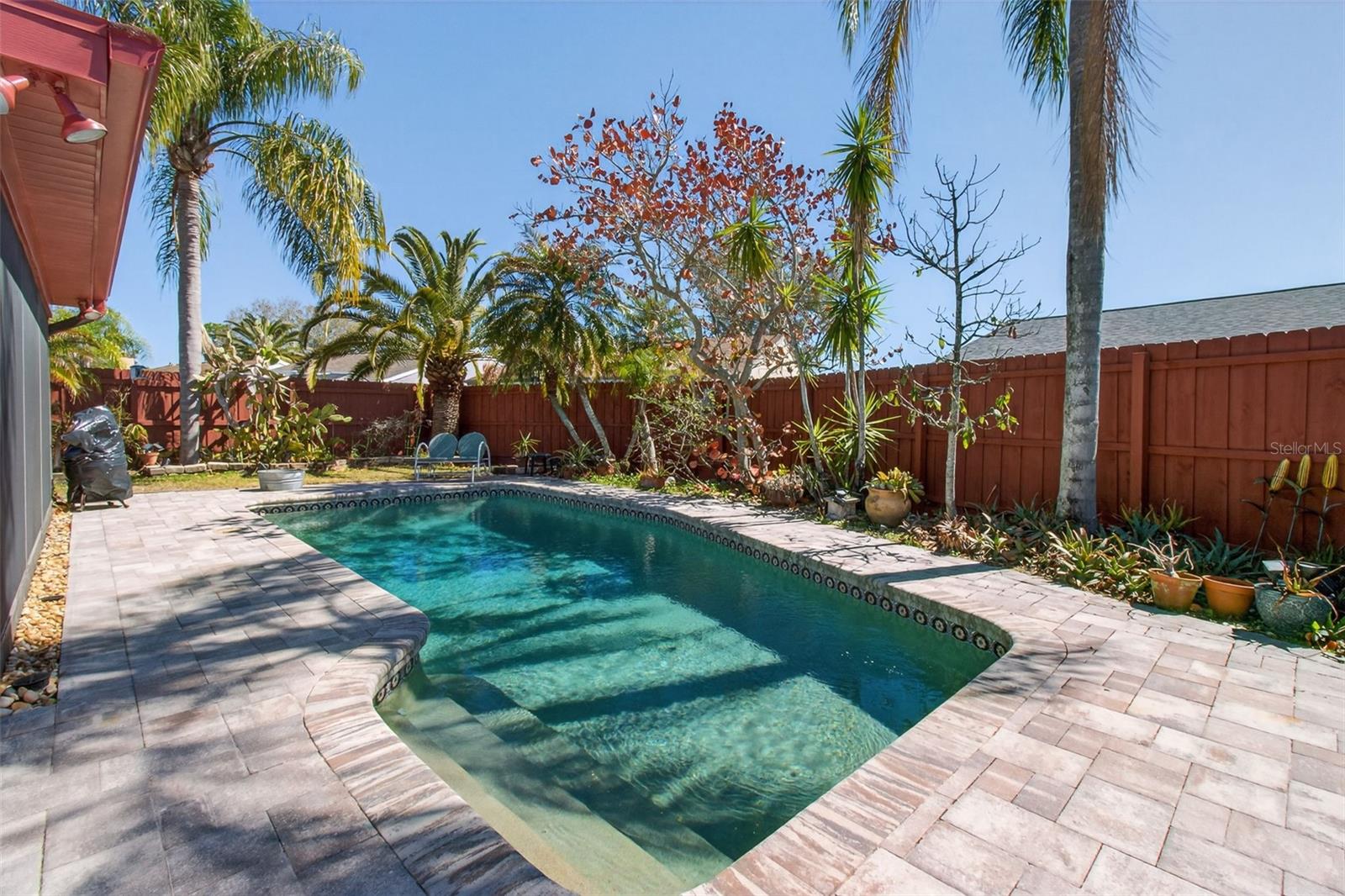 Listing photo id 31 for 215 Lake Charles Court