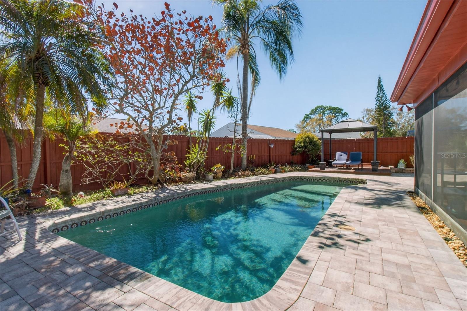 Listing photo id 33 for 215 Lake Charles Court