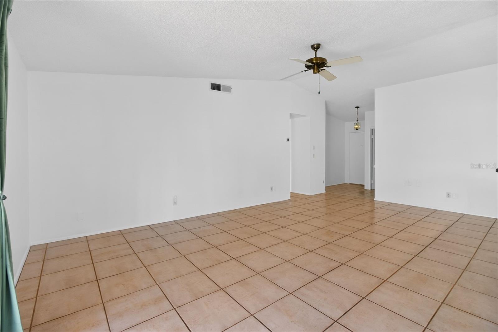 Listing photo id 5 for 215 Lake Charles Court