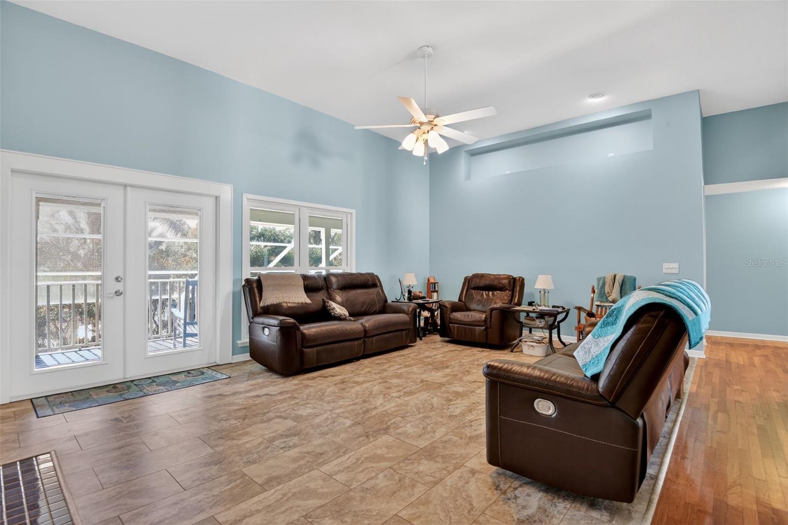 Image 11 of 17 For 49 Loggerhead Court