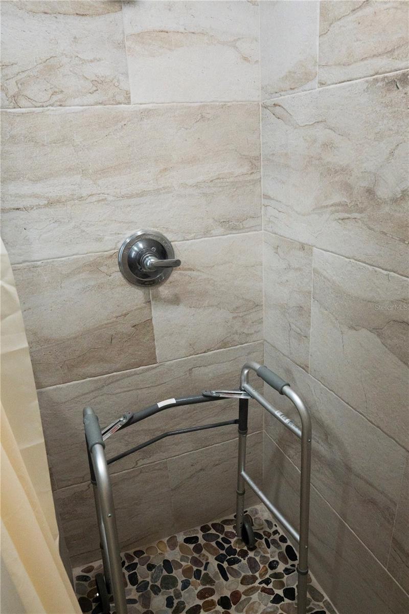 Image 34 of 67 For 5834 98th Avenue N