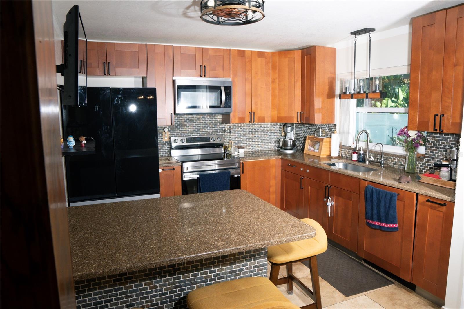 Image 8 of 67 For 5834 98th Avenue N