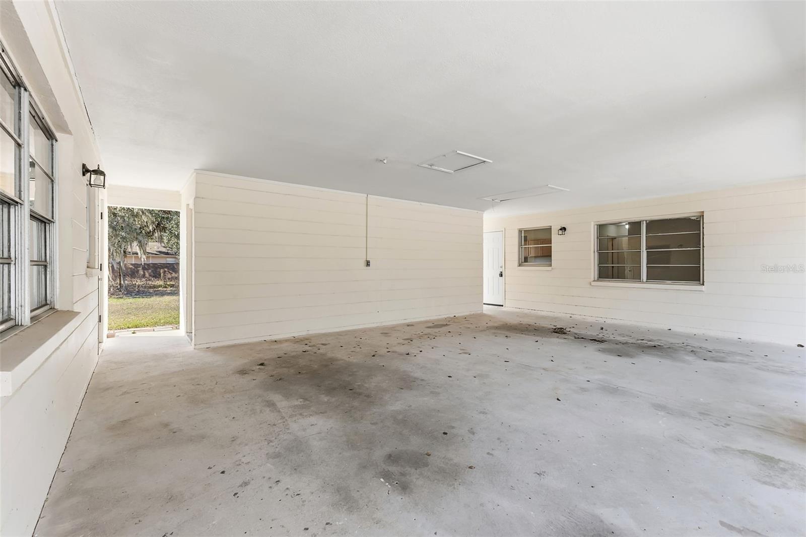 Image 21 of 25 For 34814 & 34816 Evergreen Way