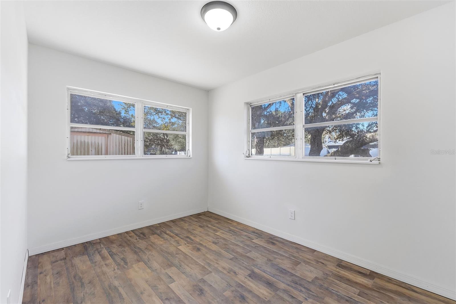 Image 9 of 25 For 34814 & 34816 Evergreen Way