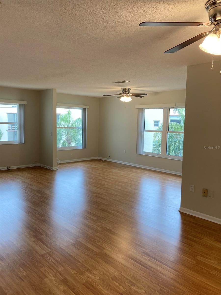 Image 3 of 42 For 5725 80th Street N 408