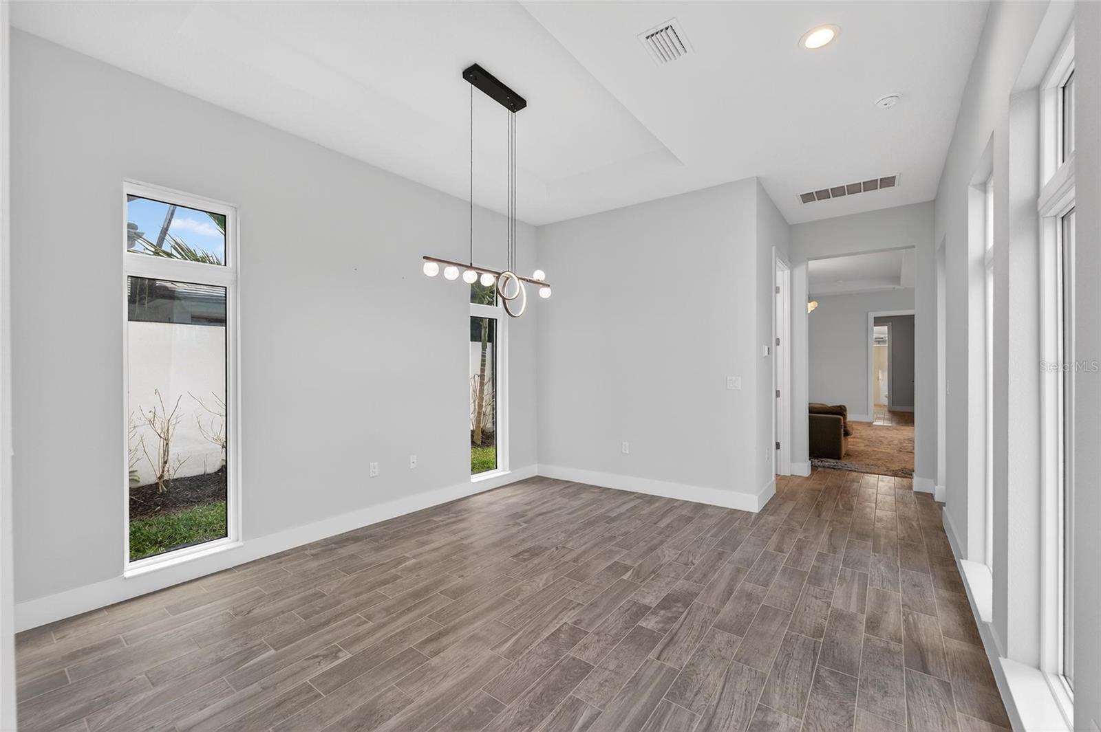 Listing photo id 12 for 5917 Cat Claw Lane