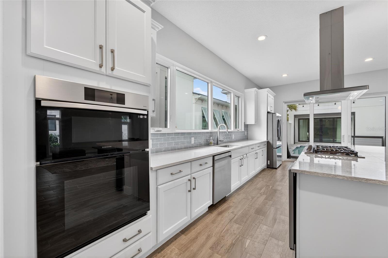 Listing photo id 25 for 5917 Cat Claw Lane