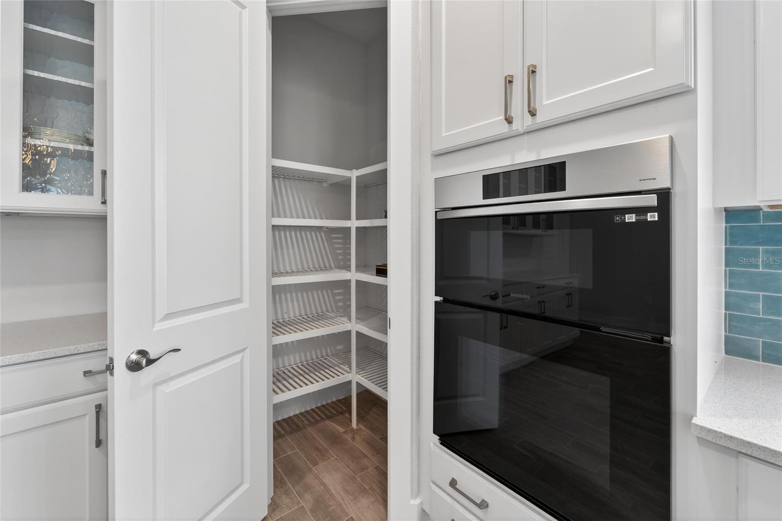 Listing photo id 28 for 5917 Cat Claw Lane