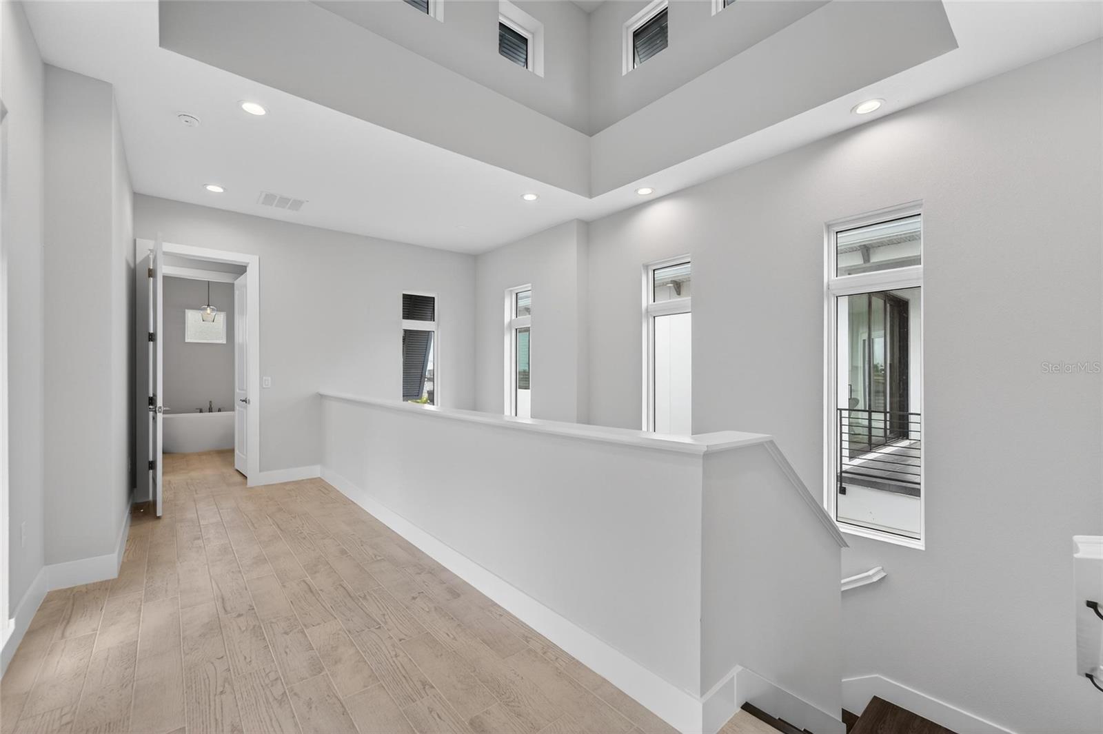 Listing photo id 43 for 5917 Cat Claw Lane