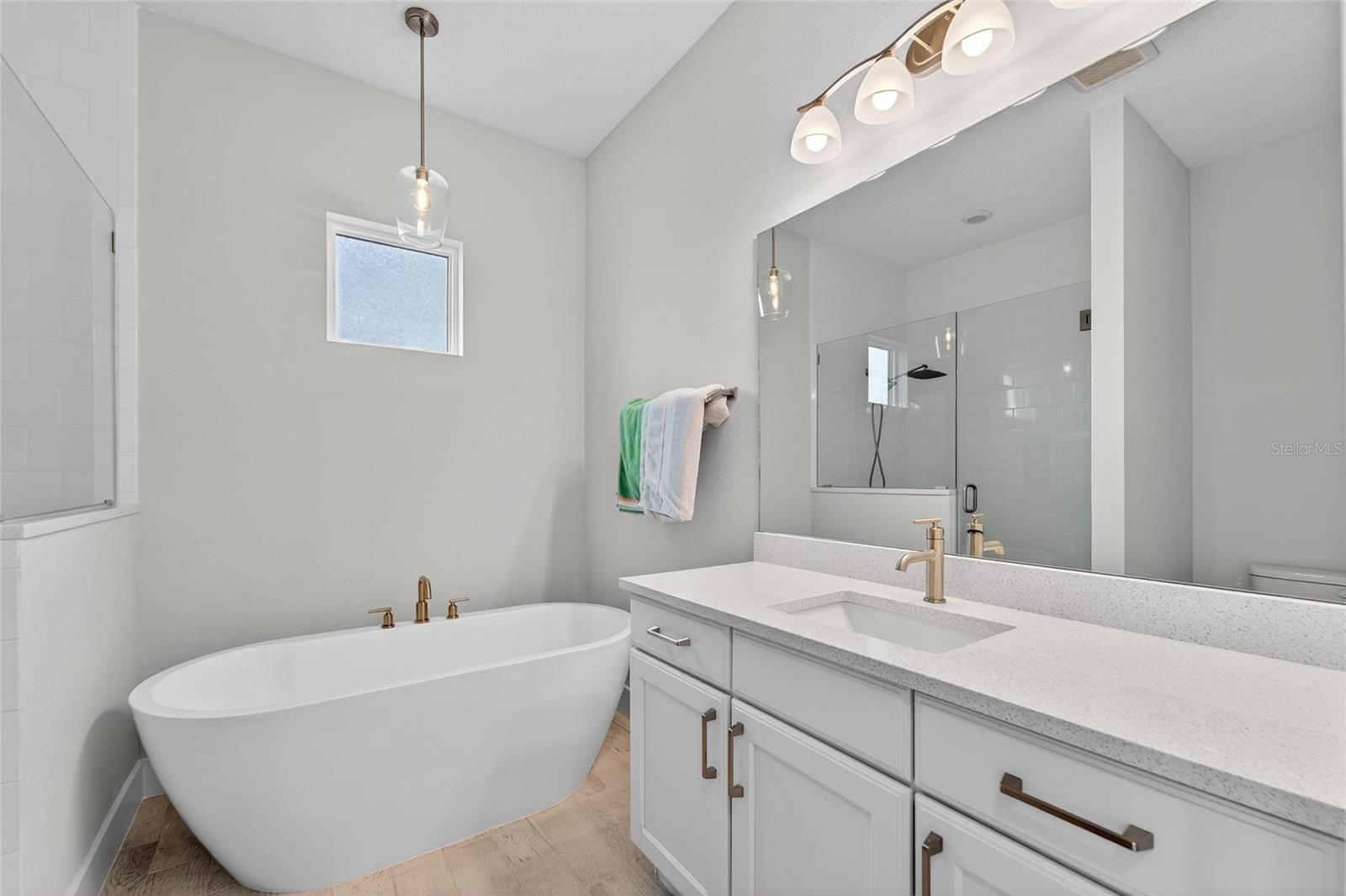 Listing photo id 46 for 5917 Cat Claw Lane