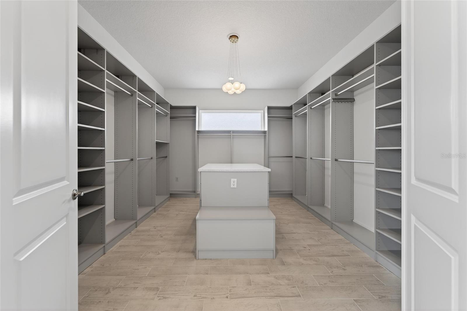 Listing photo id 68 for 5917 Cat Claw Lane