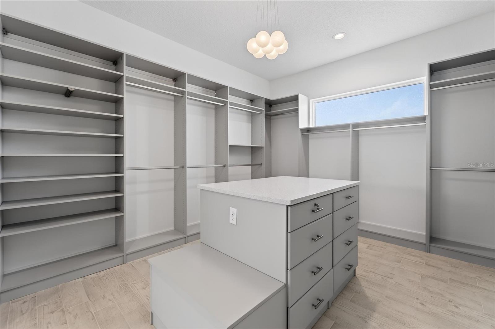 Listing photo id 69 for 5917 Cat Claw Lane