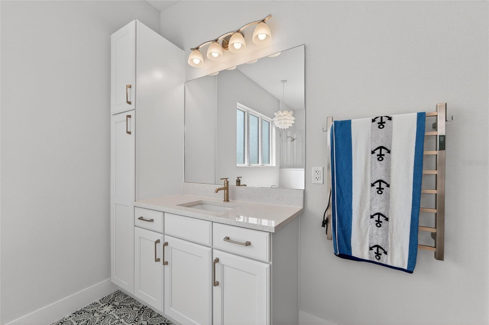 Listing photo id 74 for 5917 Cat Claw Lane