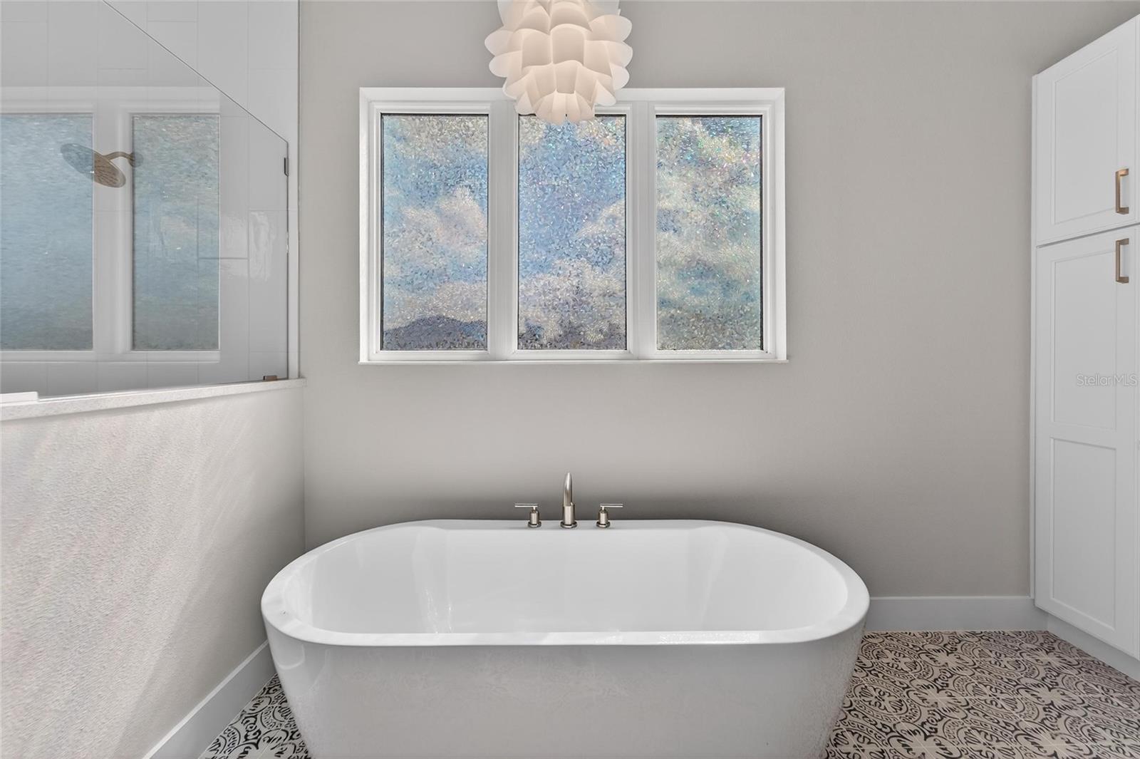 Listing photo id 75 for 5917 Cat Claw Lane