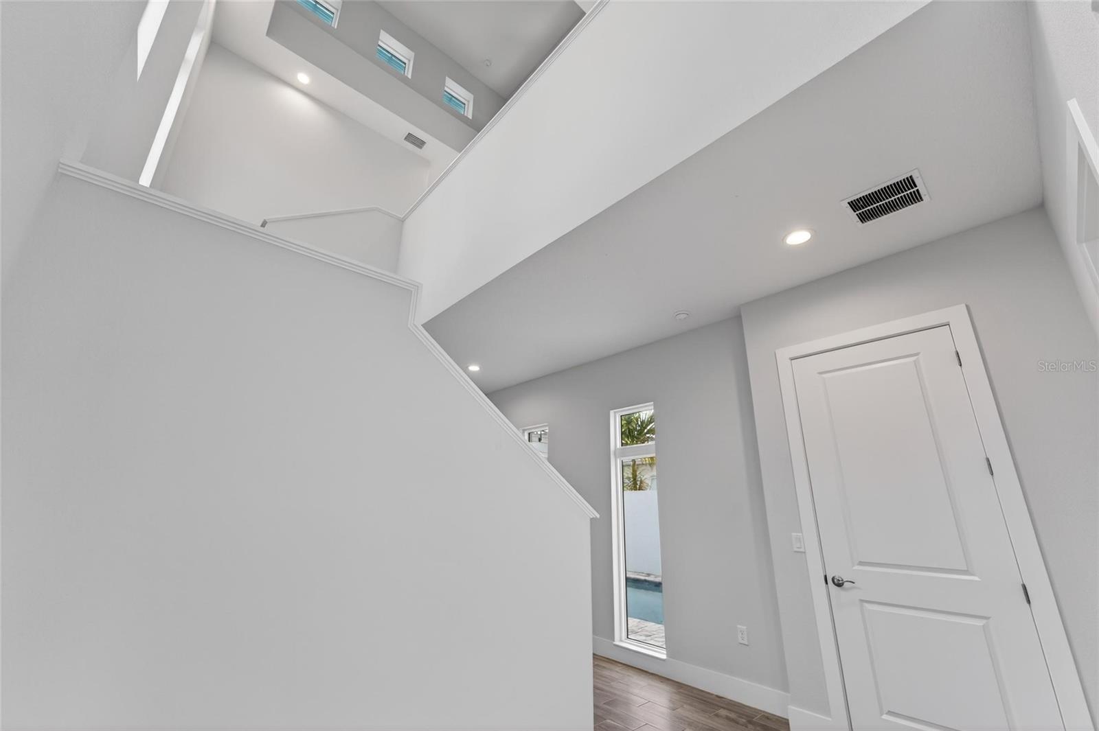 Listing photo id 7 for 5917 Cat Claw Lane