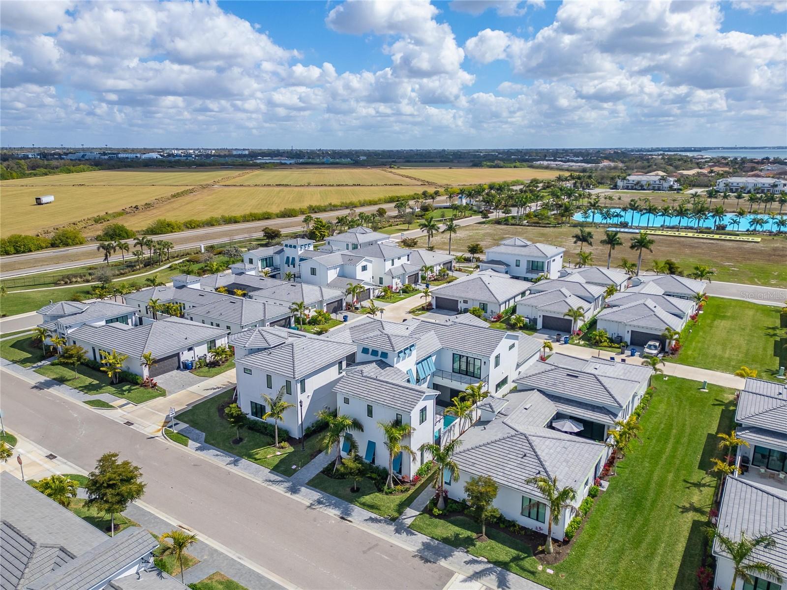 Listing photo id 91 for 5917 Cat Claw Lane