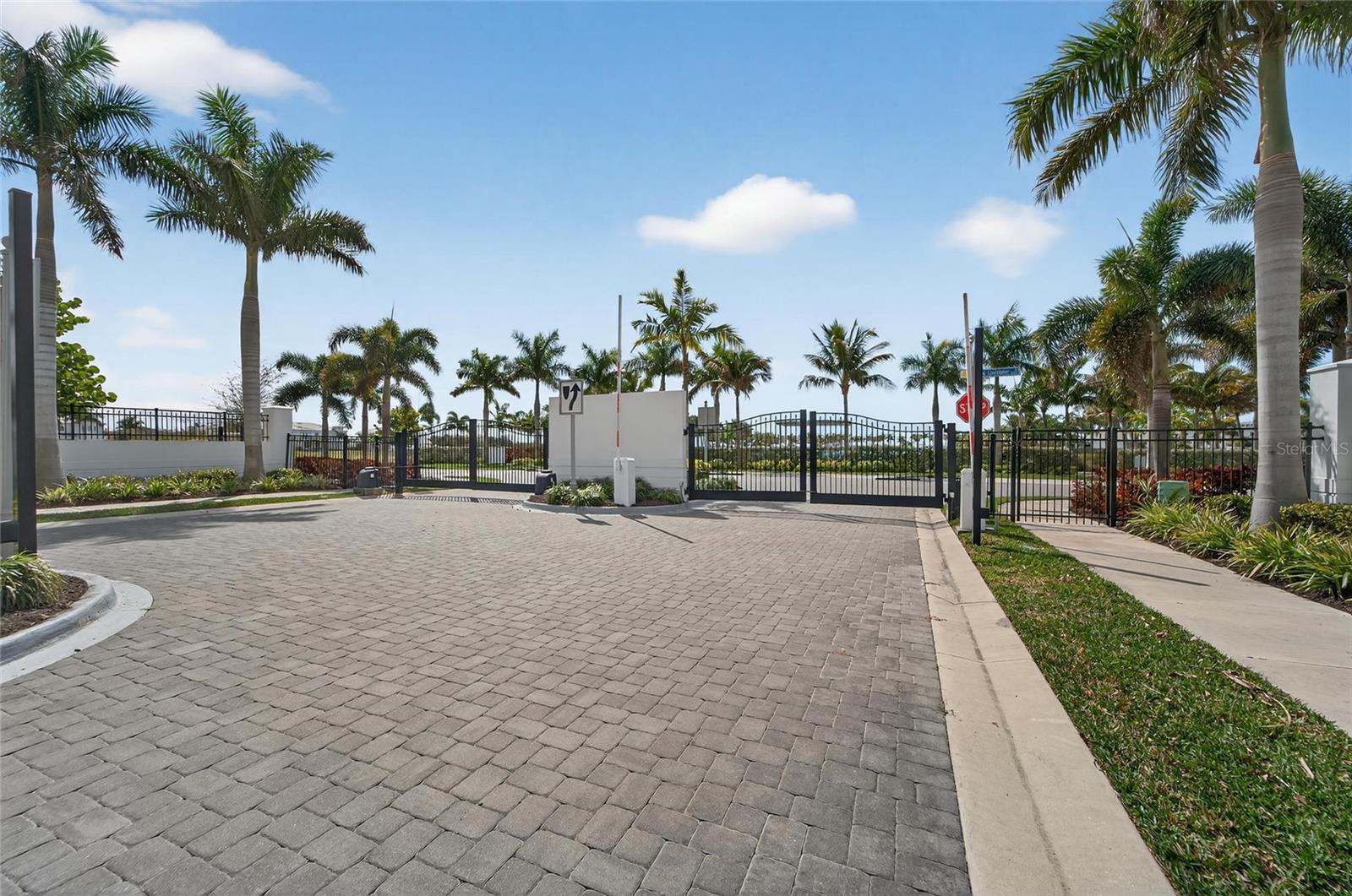 Listing photo id 92 for 5917 Cat Claw Lane