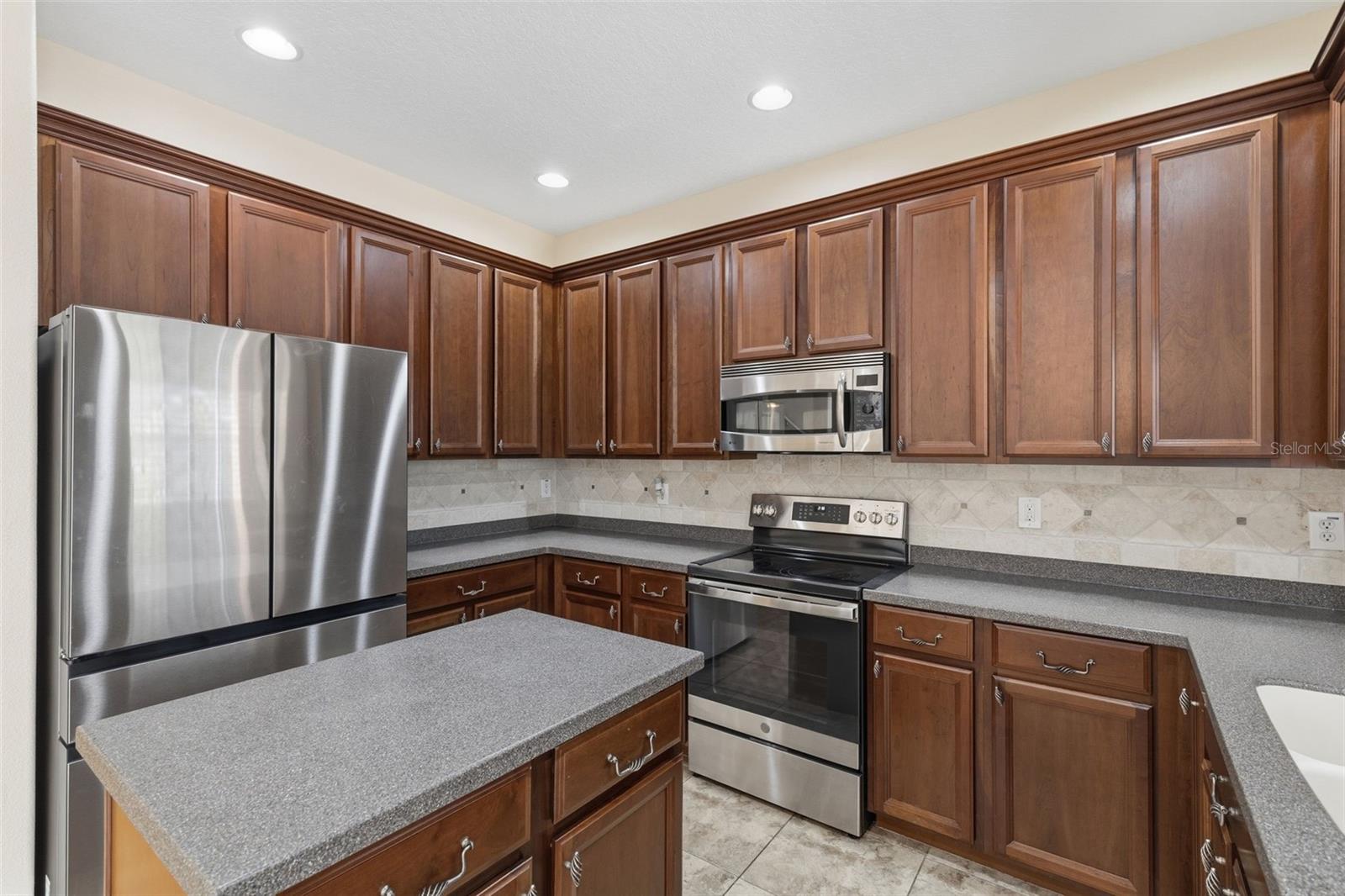 Image 13 of 64 For 11144 Oyster Bay Circle