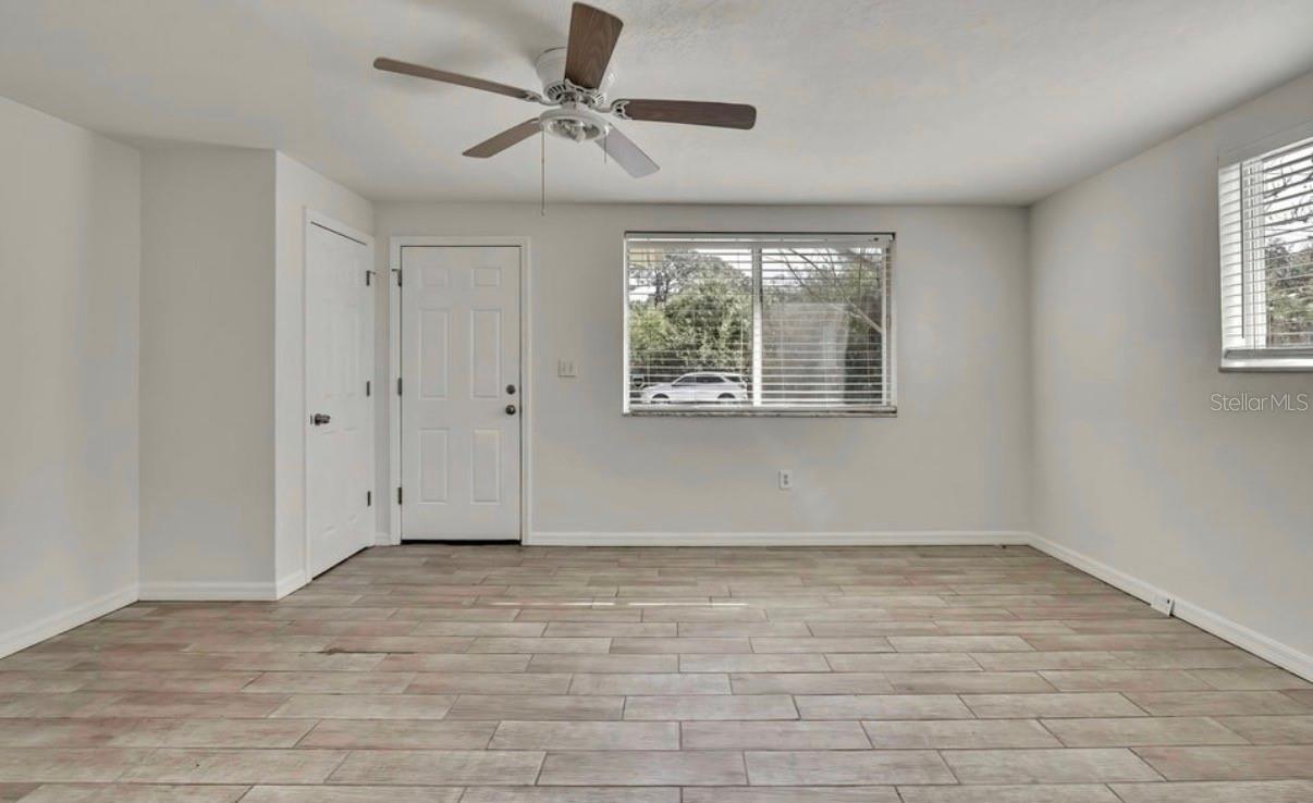 Image 22 of 41 For 12527 1st Isle