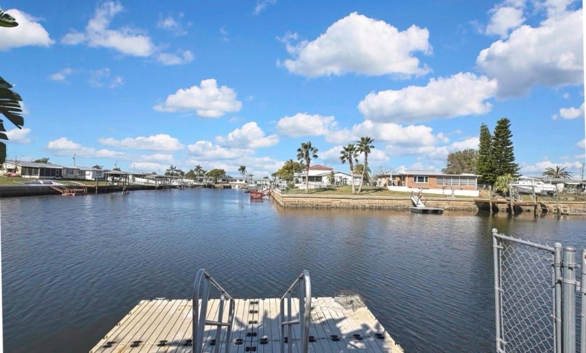 Image 32 of 41 For 12527 1st Isle