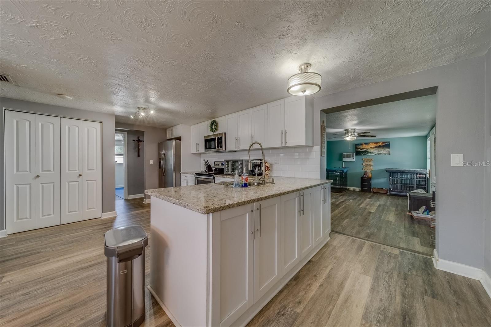 Image 15 of 64 For 2646 Albion Street