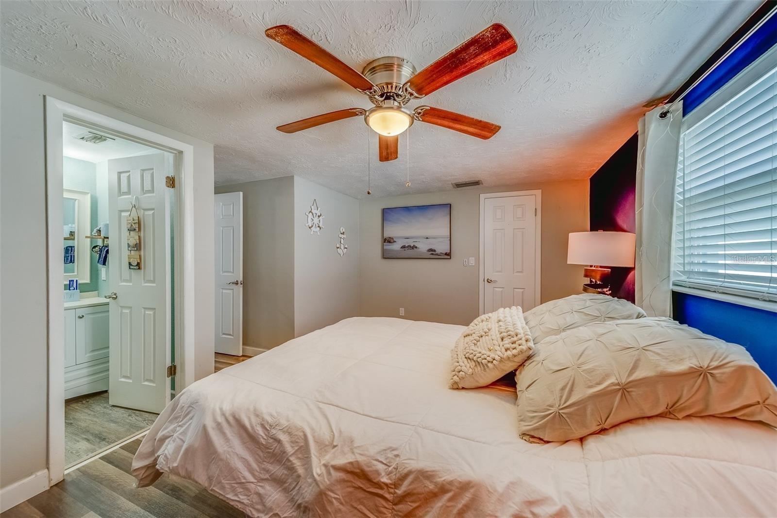 Image 21 of 64 For 2646 Albion Street